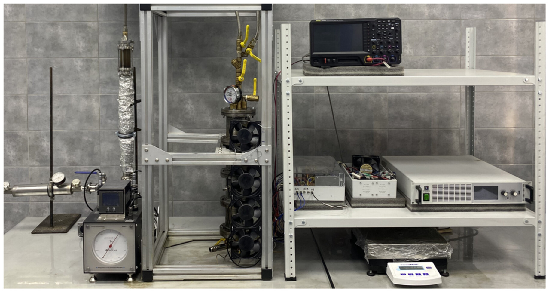 Low-carbon pyrolysis of vacuum gas oil by non-thermal plasma