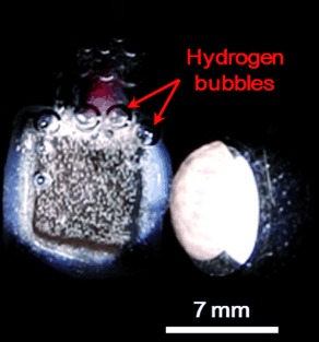 An Efficient Photoelectrochemical Hydrogen Evolution System using Silicon Nanomaterials with Ultra-High Aspect Ratios