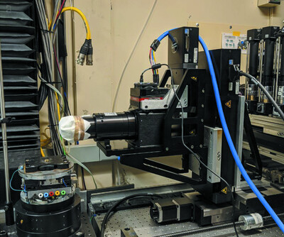A wide-field micro-computed tomography detector: micron resolution at half-centimetre scale