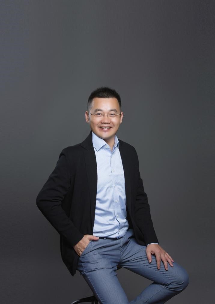 Associate Editor - Jiatao Lou